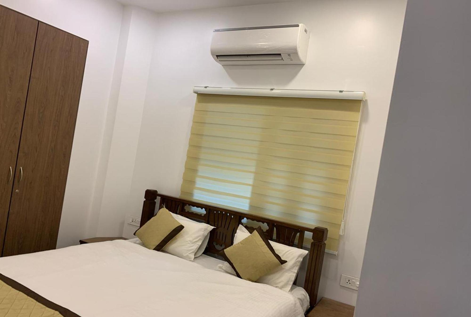 Carlton Hotel Mumbai - Behind Taj Mahal Palace Colaba Mumbai Room photo