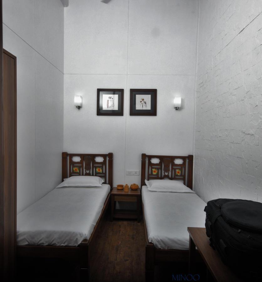 Carlton Hotel Mumbai - Behind Taj Mahal Palace Colaba Mumbai Exterior photo