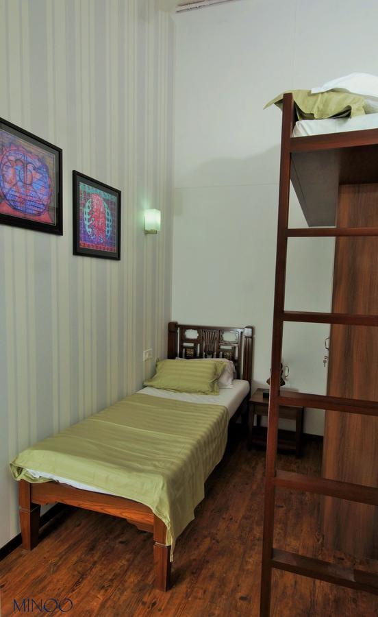 Carlton Hotel Mumbai - Behind Taj Mahal Palace Colaba Mumbai Exterior photo