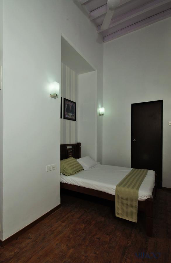 Carlton Hotel Mumbai - Behind Taj Mahal Palace Colaba Mumbai Exterior photo