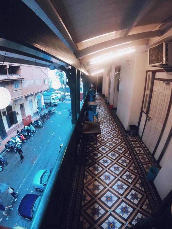 Carlton Hotel Mumbai - Behind Taj Mahal Palace Colaba Mumbai Exterior photo