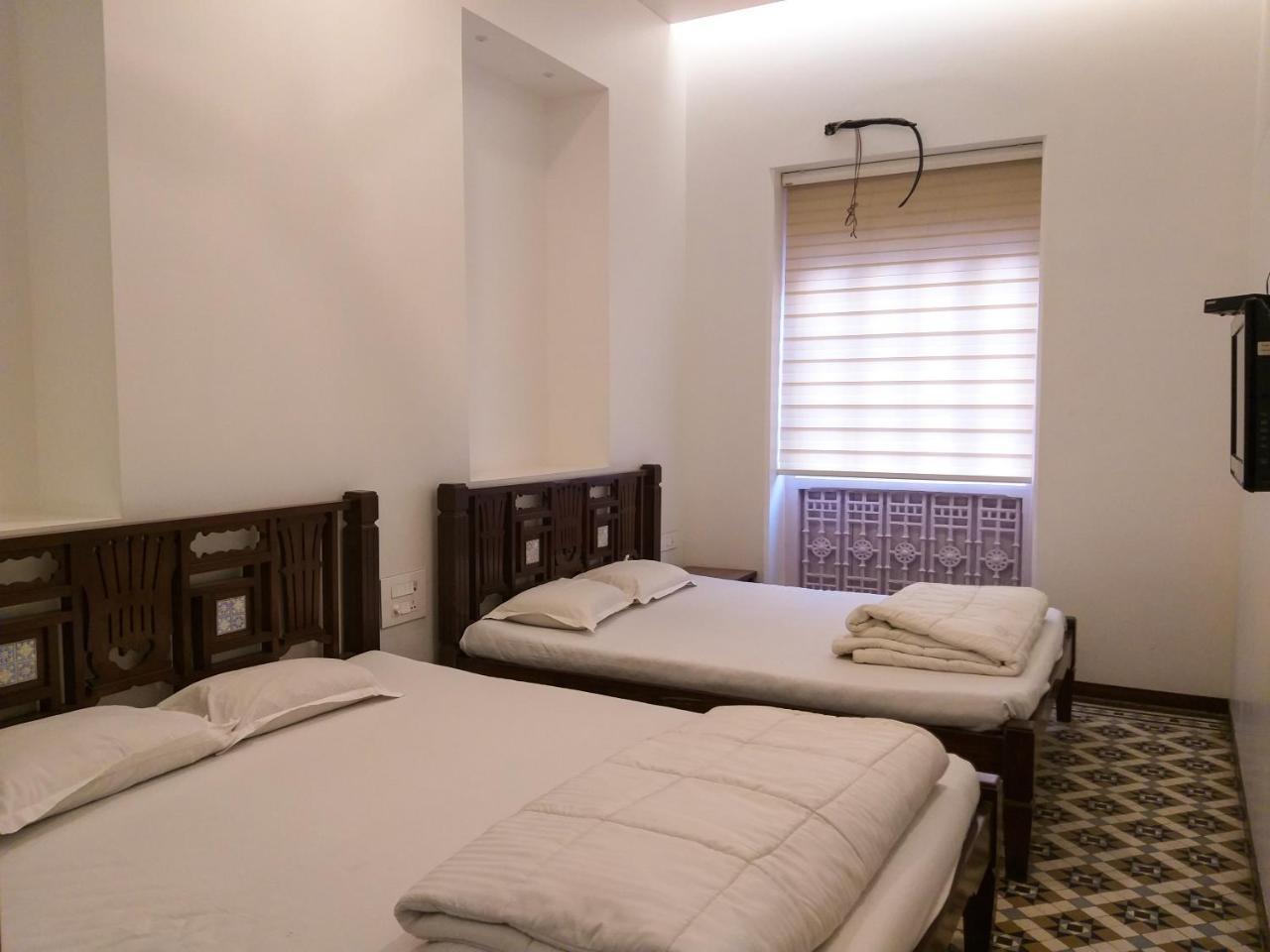 Carlton Hotel Mumbai - Behind Taj Mahal Palace Colaba Mumbai Exterior photo