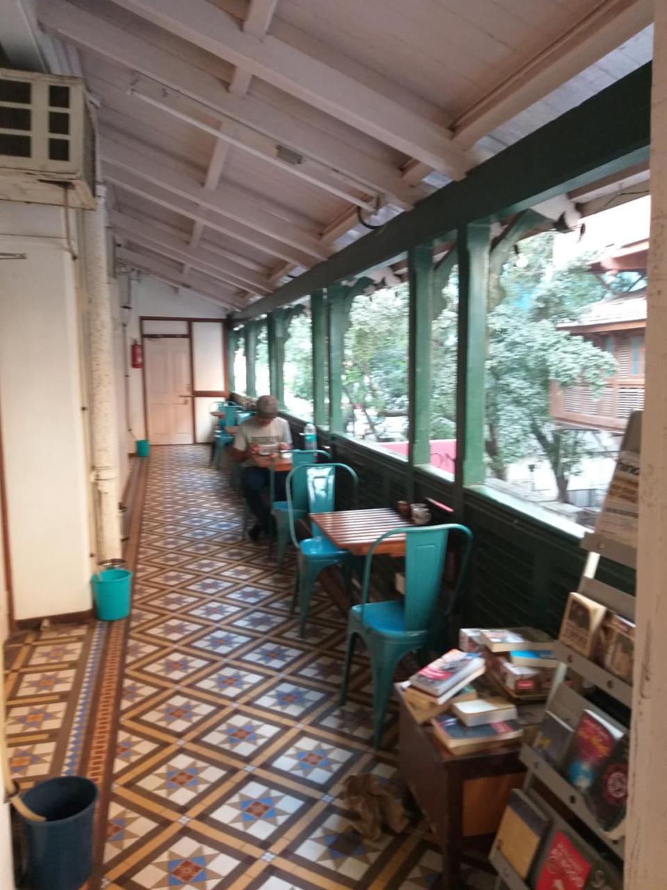 Carlton Hotel Mumbai - Behind Taj Mahal Palace Colaba Mumbai Exterior photo
