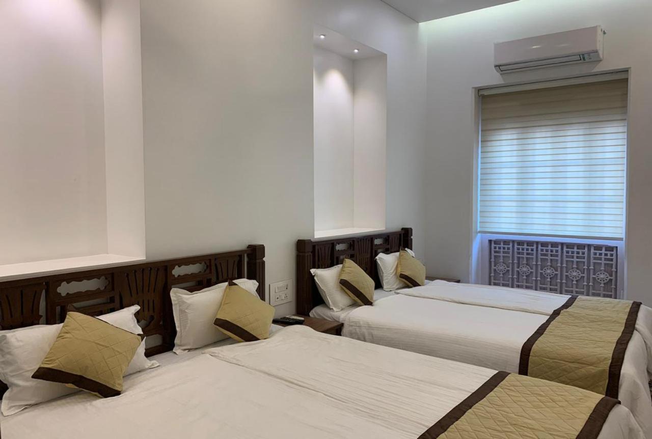 Carlton Hotel Mumbai - Behind Taj Mahal Palace Colaba Mumbai Exterior photo