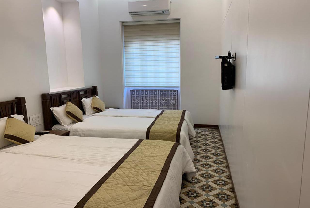 Carlton Hotel Mumbai - Behind Taj Mahal Palace Colaba Mumbai Exterior photo